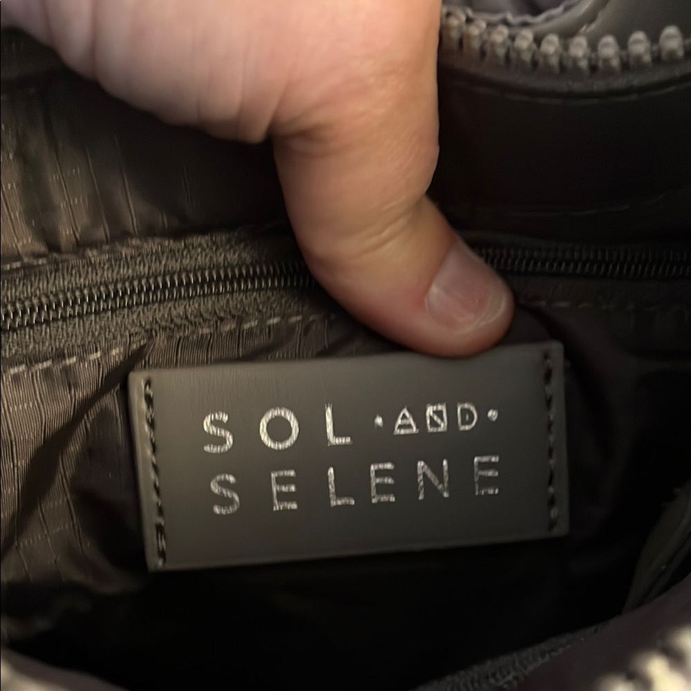 Sol and Selene Gray Quilted Crossbody Bag - Picture 5 of 7